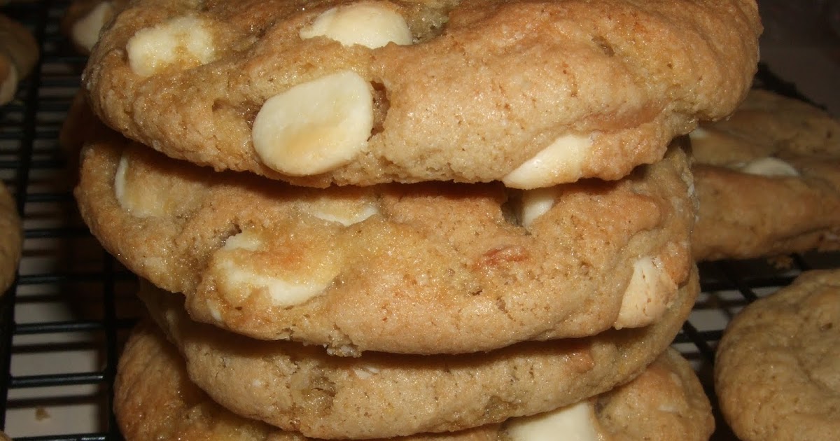 EatYourHeartOut Mrs. Field's White Chip Macadamia Nut Cookies